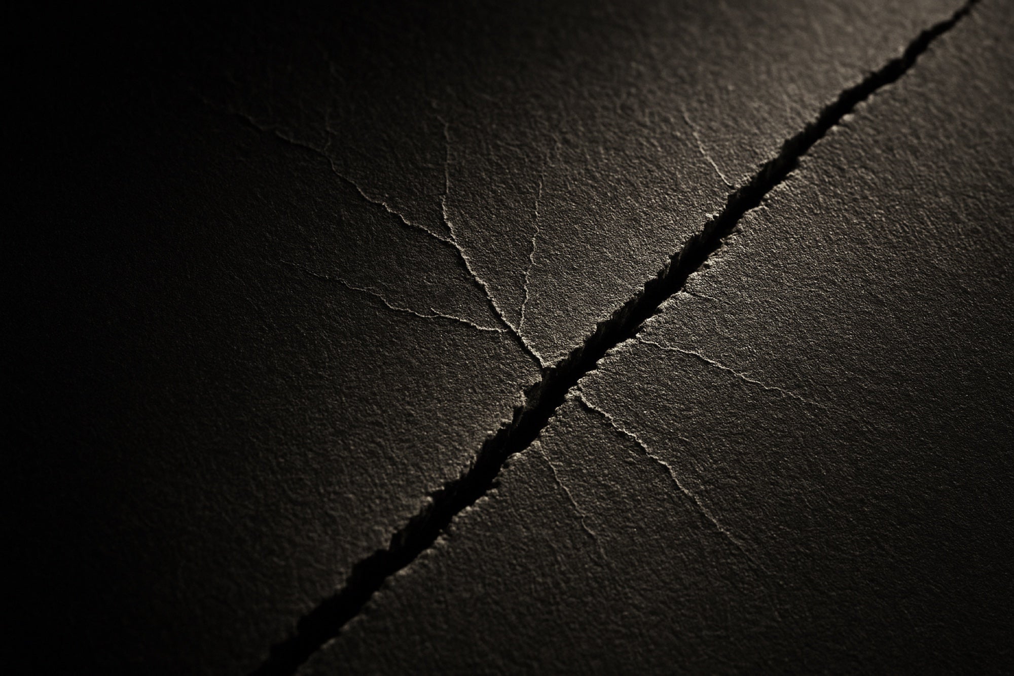 How We Hand-Crack Every SHŌ ITO Bottle: Notes from the Workshop